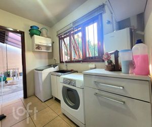 Image 36 - 869525