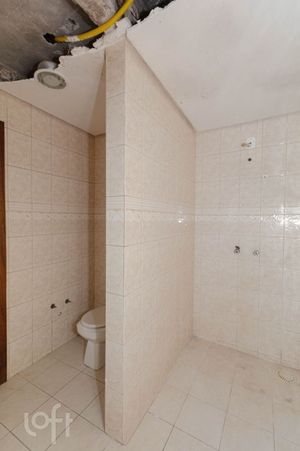 Image 32 - 869528