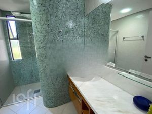 Image 18 - 869535