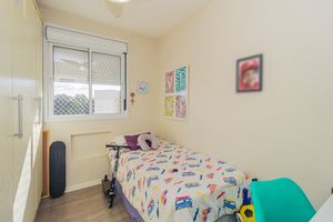 Image 8 - 869560