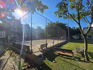 Image 27 - 869561