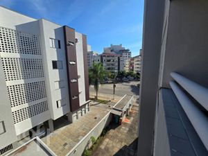 Image 13 - 869561