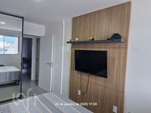 Image 24 - 869566