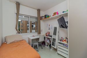 Image 16 - 869569