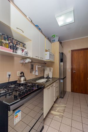 Image 24 - 869569