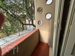 Image 5 - 869574