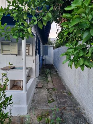 Image 4 - 869578