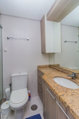 Image 31 - 869588