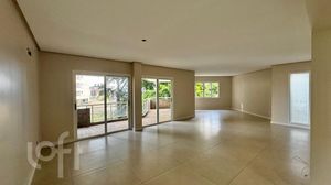 Image 18 - 869597