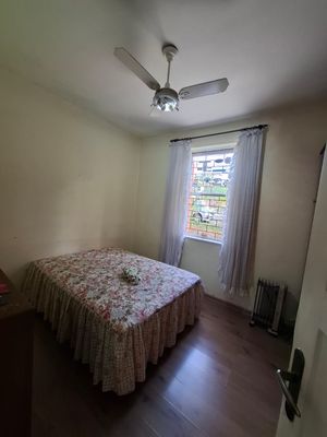 Image 9 - 869600