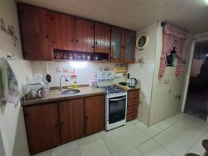 Image 16 - 869600