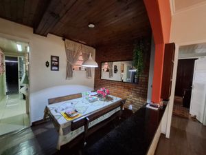 Image 4 - 869600