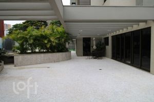Image 4 - 869606