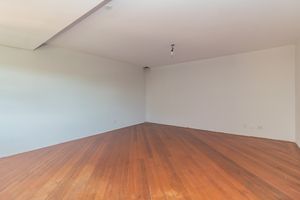 Image 1 - 869627