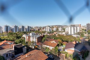 Image 8 - 869640