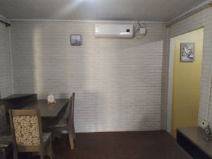 Image 4 - 869648