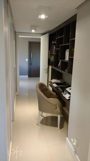 Image 4 - 869662