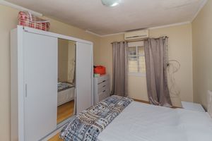 Image 19 - 869664