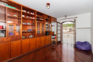Image 8 - 869676