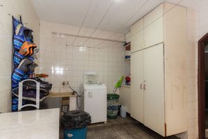 Image 25 - 869676