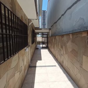 Image 33 - 869678