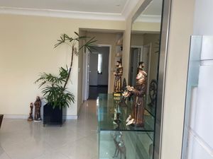 Image 6 - 869682