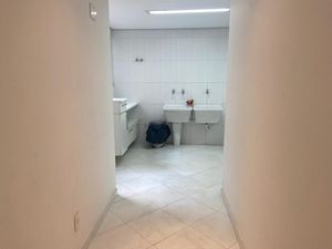 Image 4 - 869682