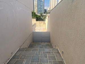 Image 19 - 869682
