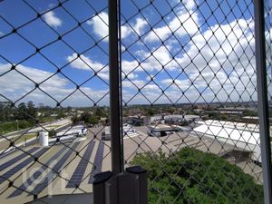 Image 17 - 869683