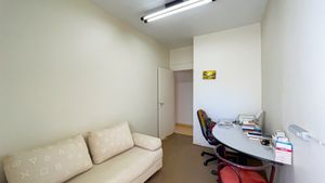 Image 19 - 869685