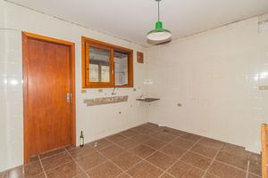 Image 14 - 869686