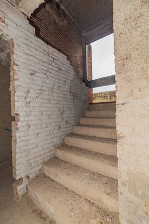 Image 19 - 869686