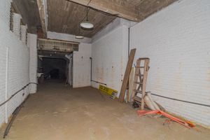 Image 42 - 869686