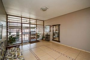 Image 17 - 869704
