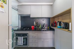 Image 17 - 869734