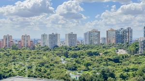 Image 12 - 869735