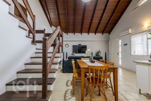 Image 25 - 869738