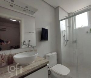 Image 12 - 869745