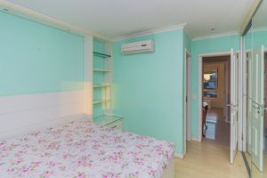 Image 9 - 869759