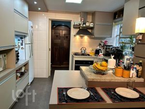 Image 8 - 869762