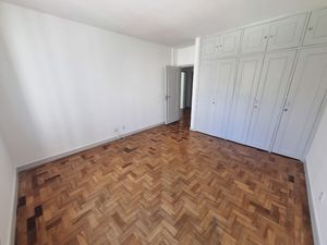 Image 8 - 869765