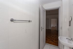 Image 16 - 869776