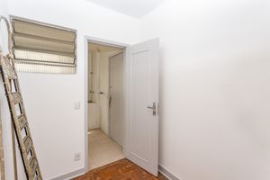 Image 44 - 869776