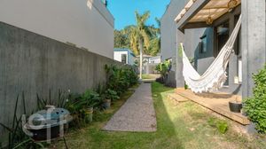 Image 32 - 869780