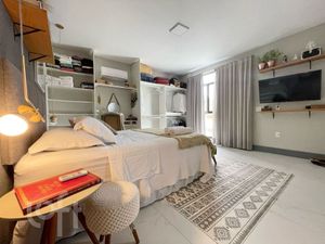 Image 8 - 869780