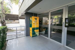 Image 26 - 869786