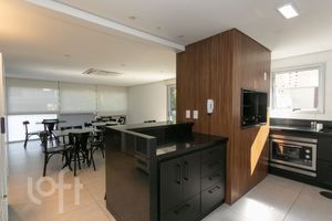 Image 21 - 869786