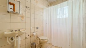 Image 19 - 869799
