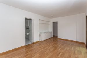 Image 8 - 869839