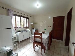Image 10 - 869843